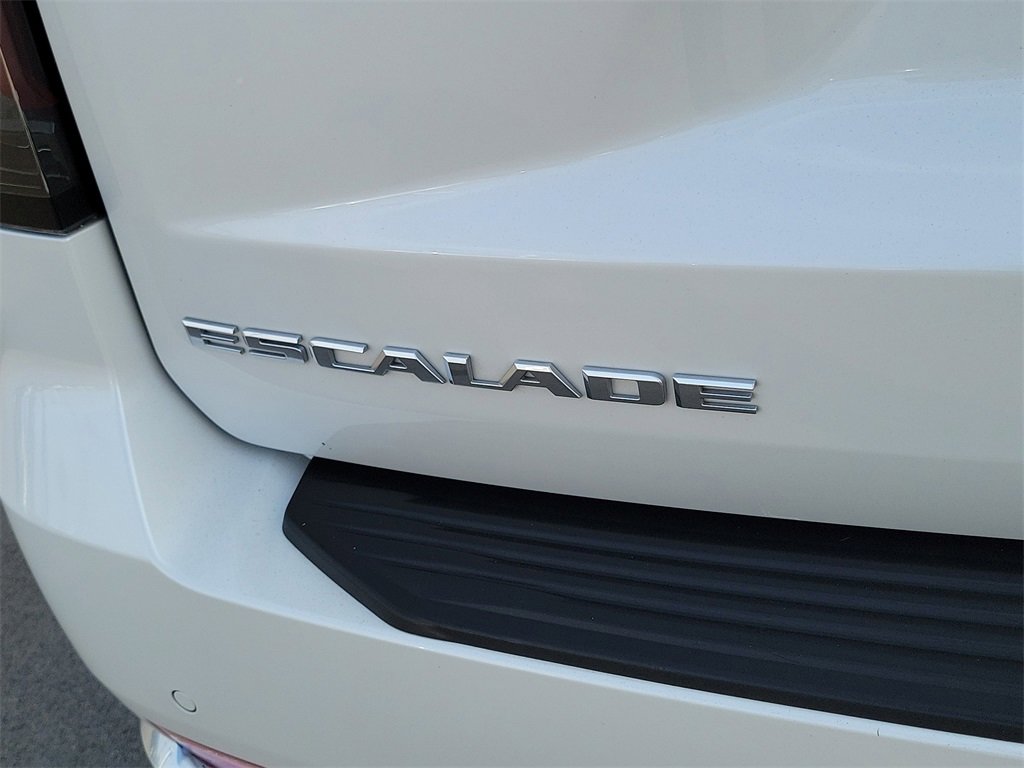 Used 2021 Cadillac Escalade Premium Luxury w/ LPO, Illumination Package image 24