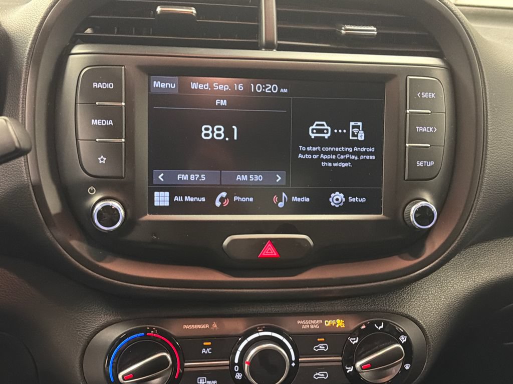Used 2025 Kia Soul LX w/ LX Technology Package FWD image 34