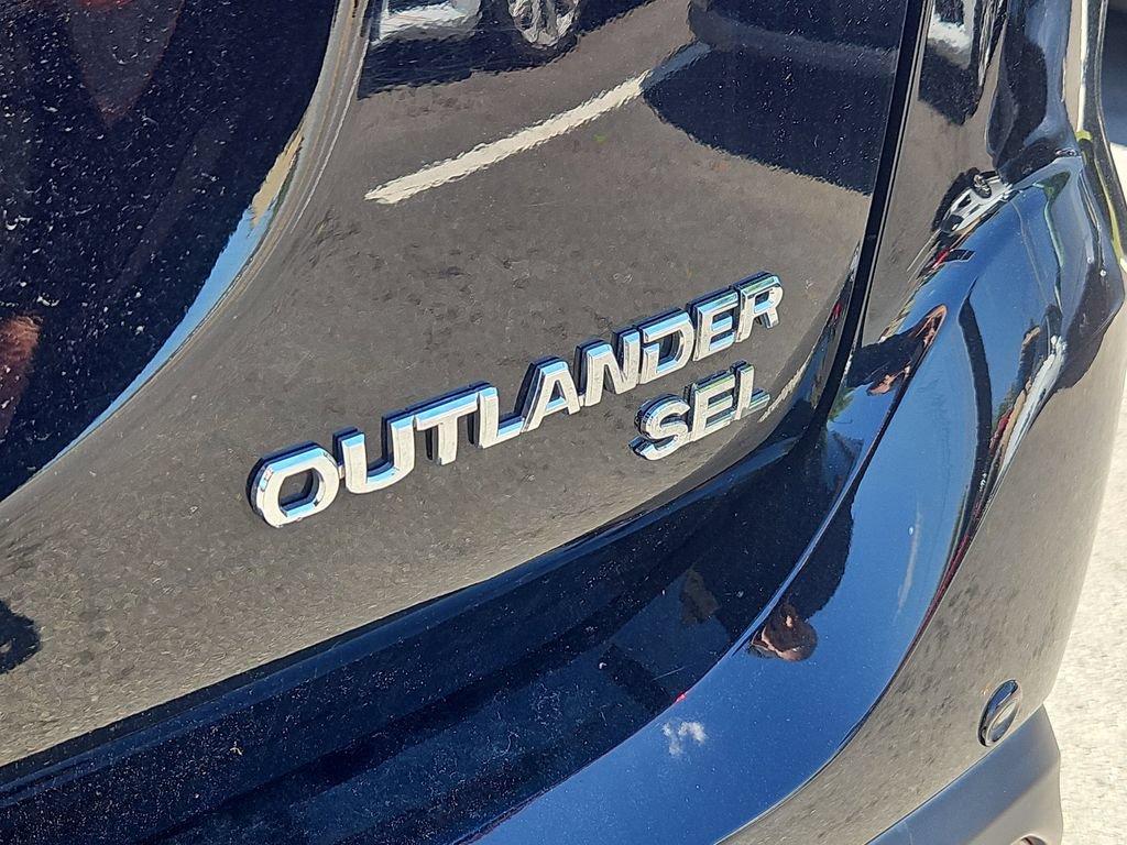 Used 2017 Mitsubishi Outlander SEL AWD/4WD image 12
