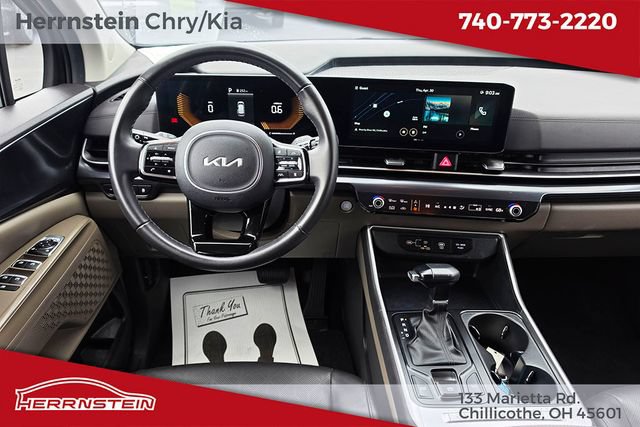 Used 2025 Kia Carnival FWD image 6