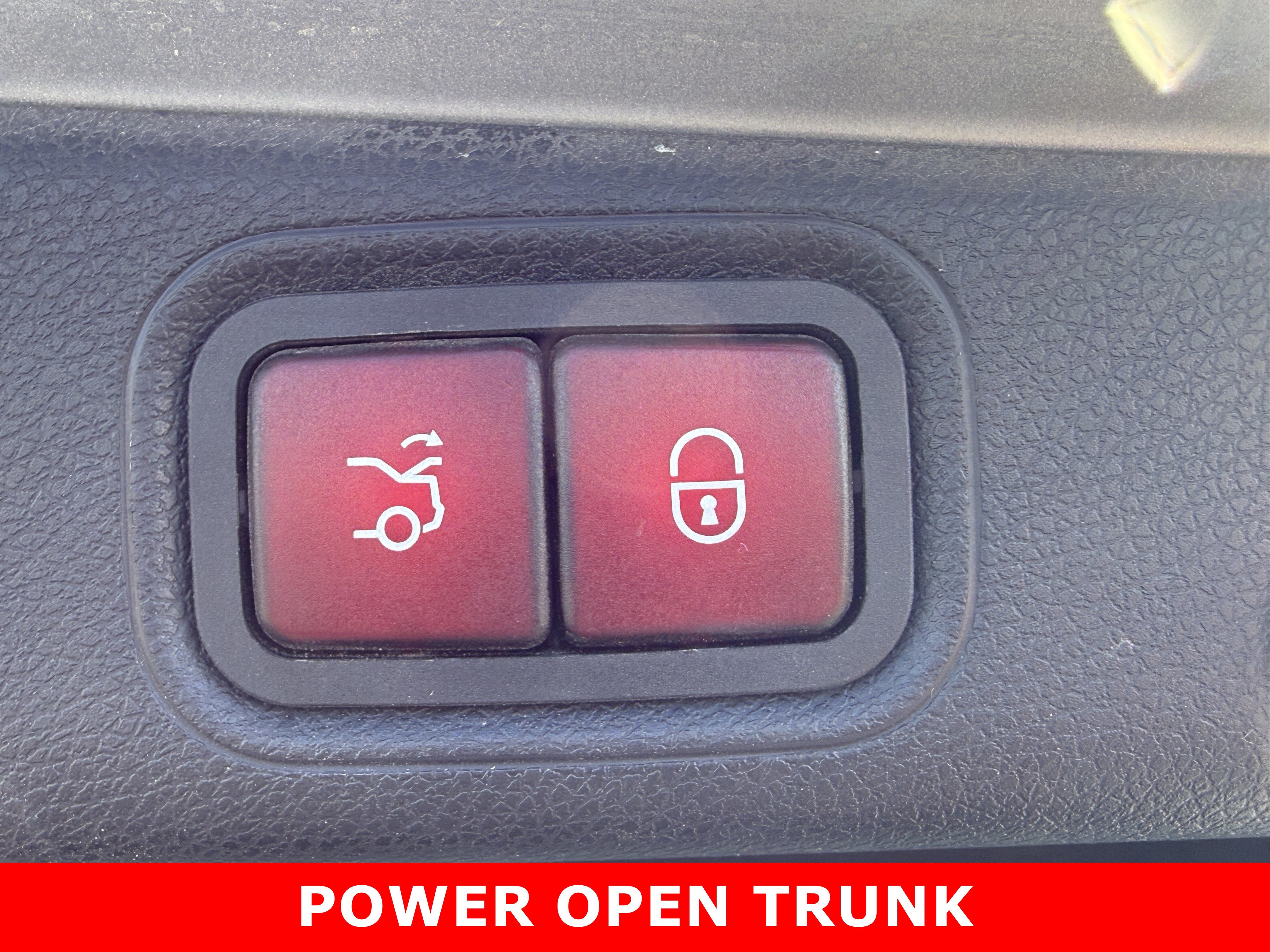 Used 2019 Mercedes-Benz E 300 4MATIC image 21