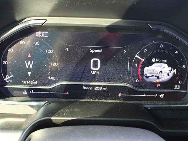 Used 2025 GMC Sierra 1500 Denali AWD/4WD image 9