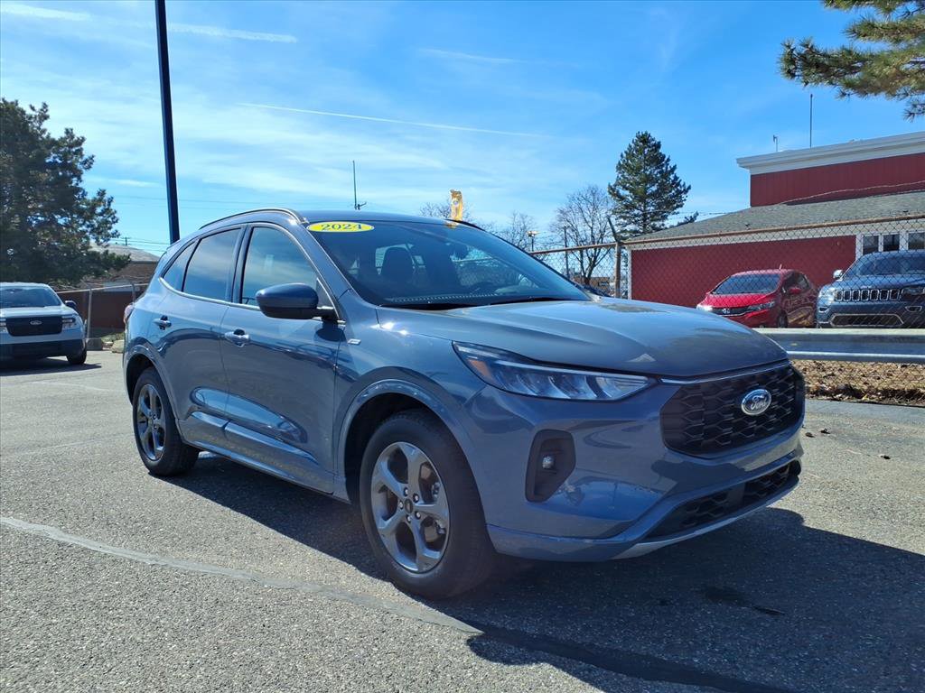 Certified 2024 Ford Escape ST-Line Select w/ Tech Pack #1 image 3