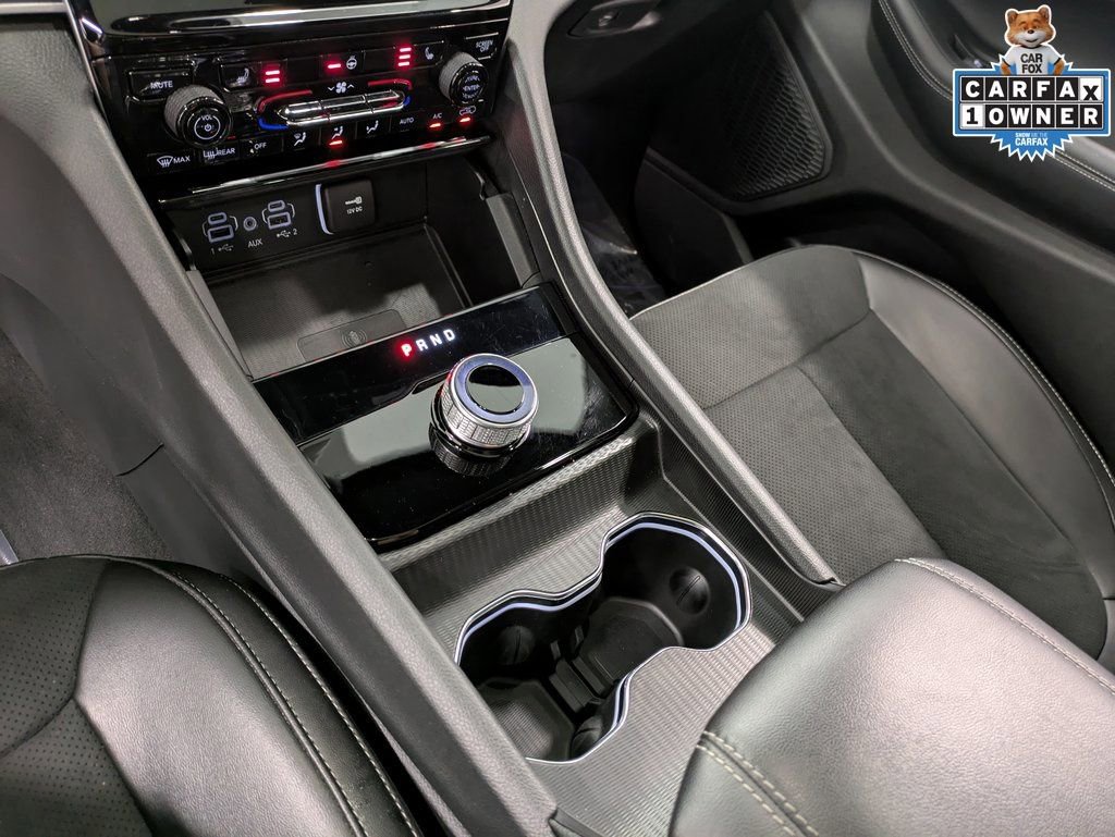 Used 2024 Jeep Grand Cherokee L Altitude image 16