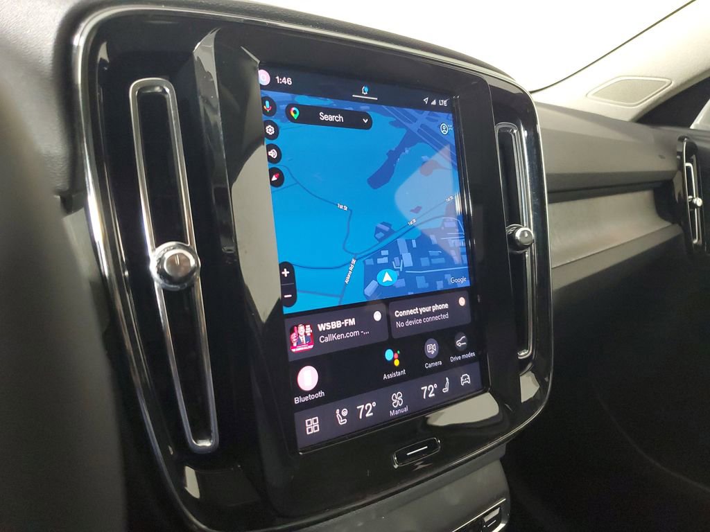 Certified 2025 Volvo XC40 B5 Core image 30