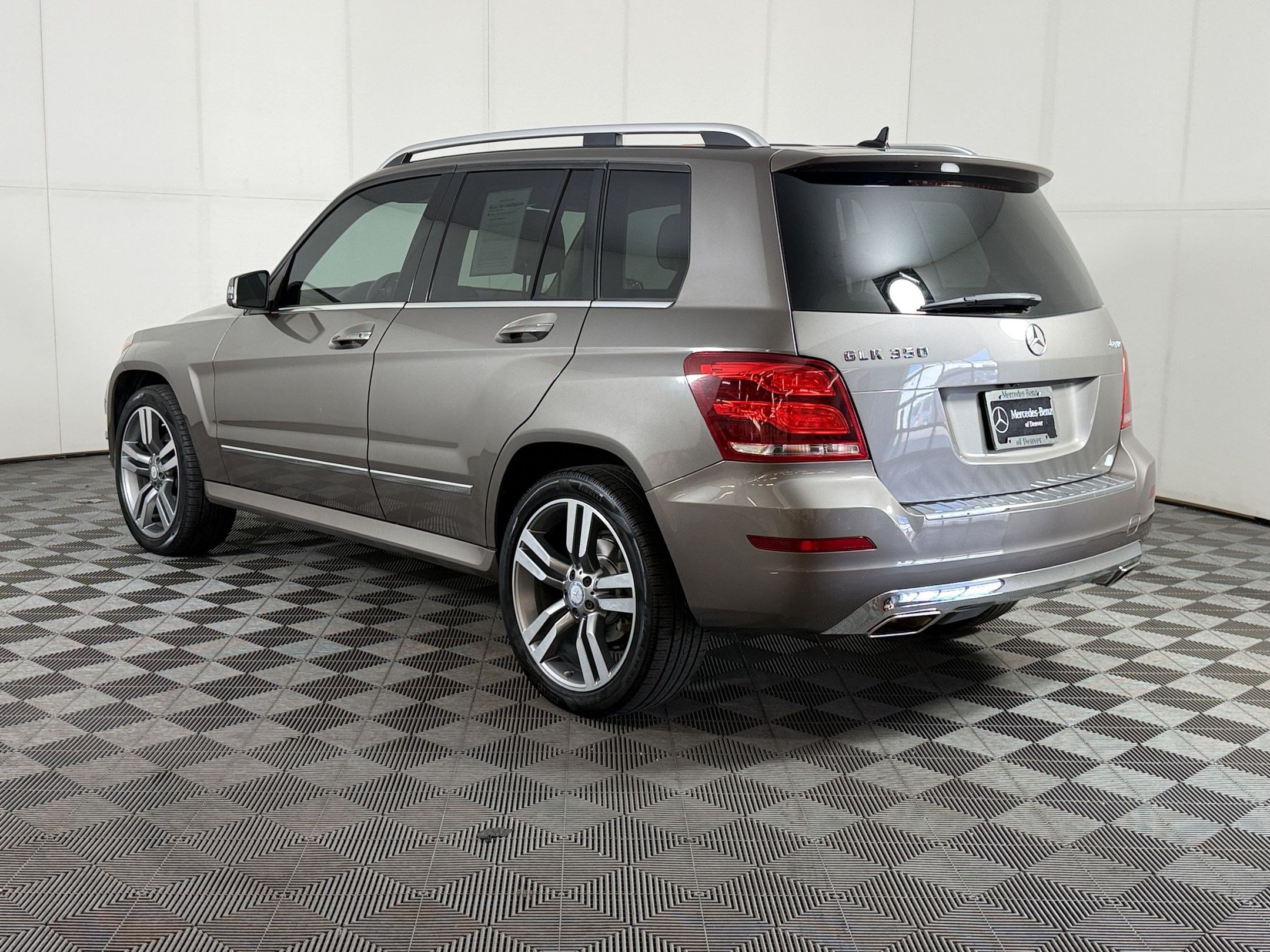 Used 2014 Mercedes-Benz GLK 350 4MATIC image 3