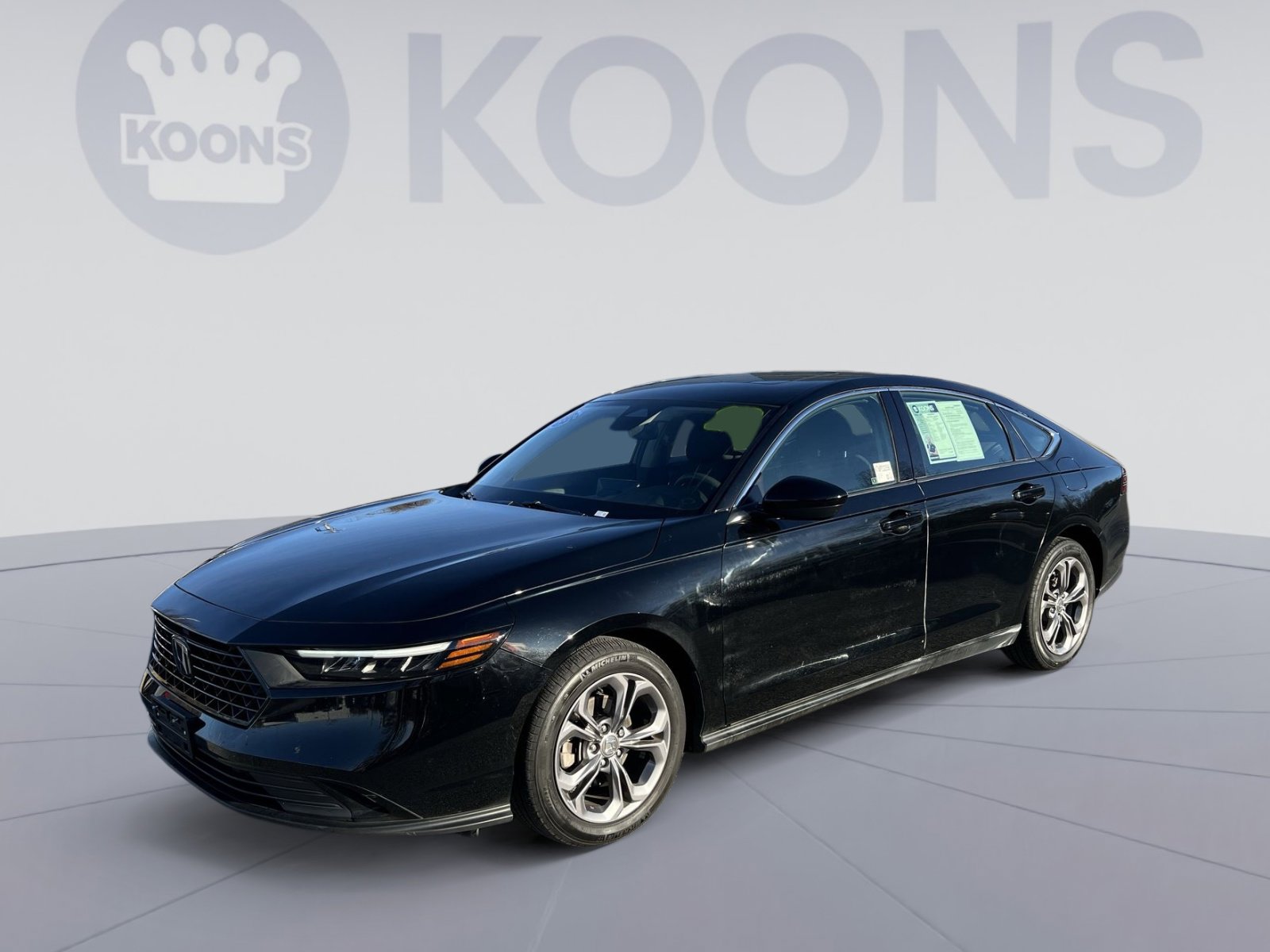 Used 2023 Honda Accord EX image 1