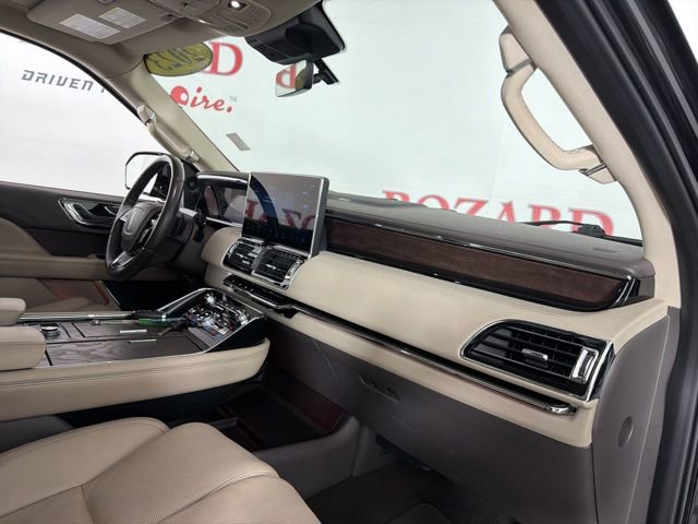 Certified 2023 Lincoln Navigator L Reserve RWD image 17