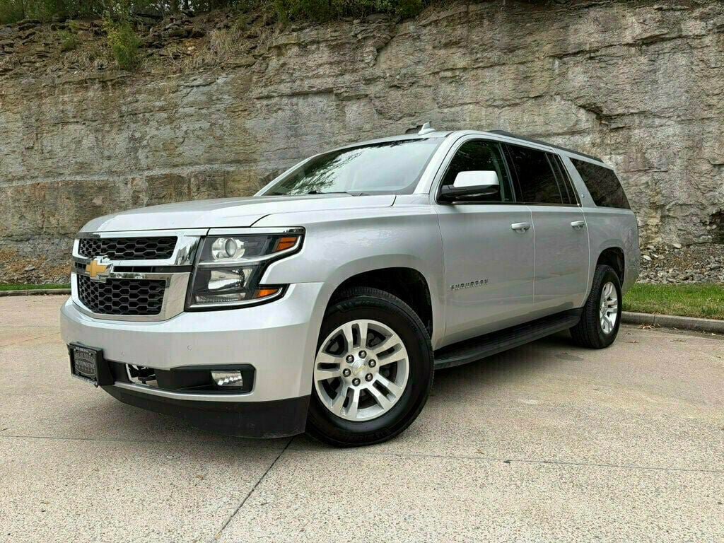 Used 2018 Chevrolet Suburban LT AWD/4WD image 4