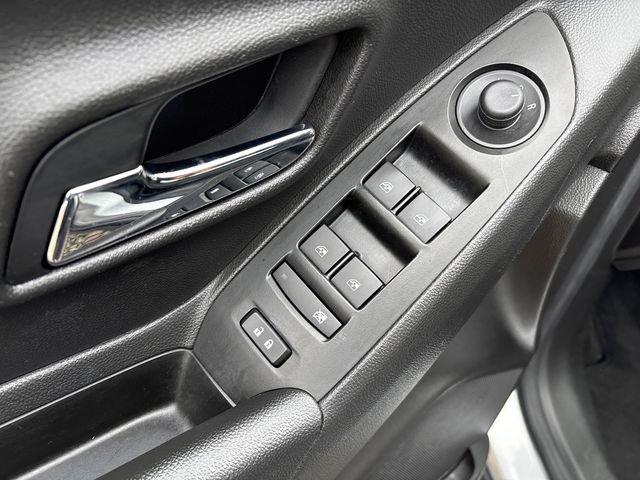 Used 2021 Chevrolet Trax LS w/ Tint and Cruise Package image 18