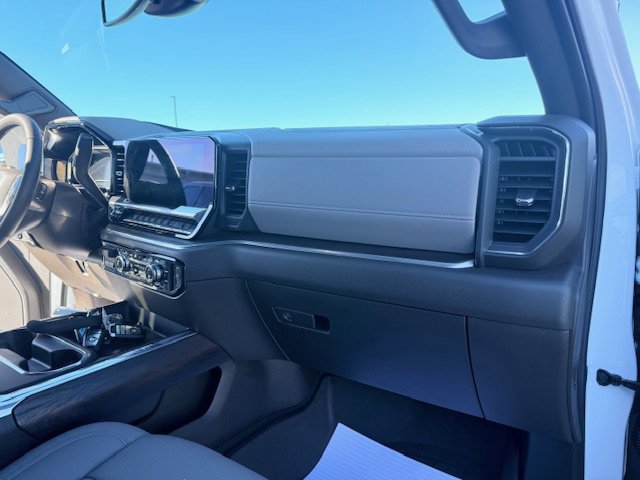 Used 2025 GMC Sierra 2500 SLT w/ SLT Premium Package image 24