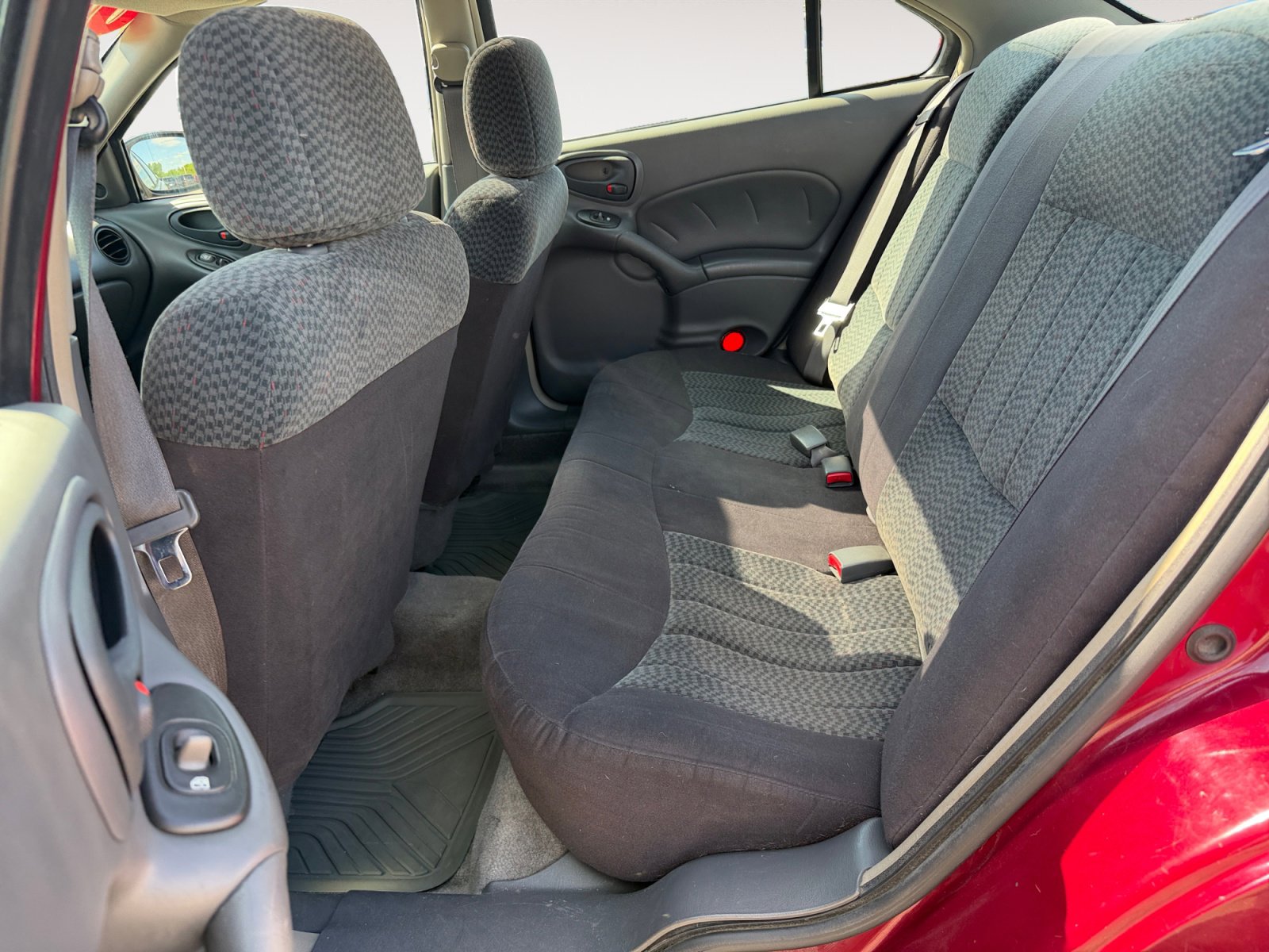 Used 2004 Pontiac Grand Am SE FWD image 13