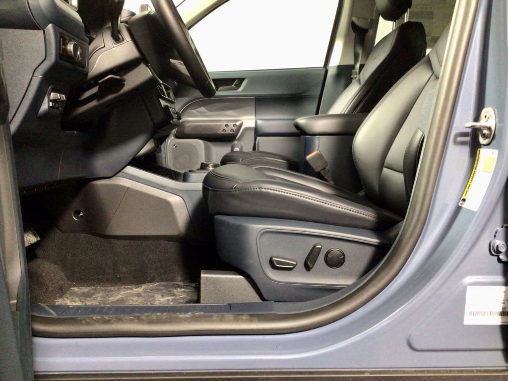 New 2026 Ford Maverick Lariat w/ Black Appearance Package image 17