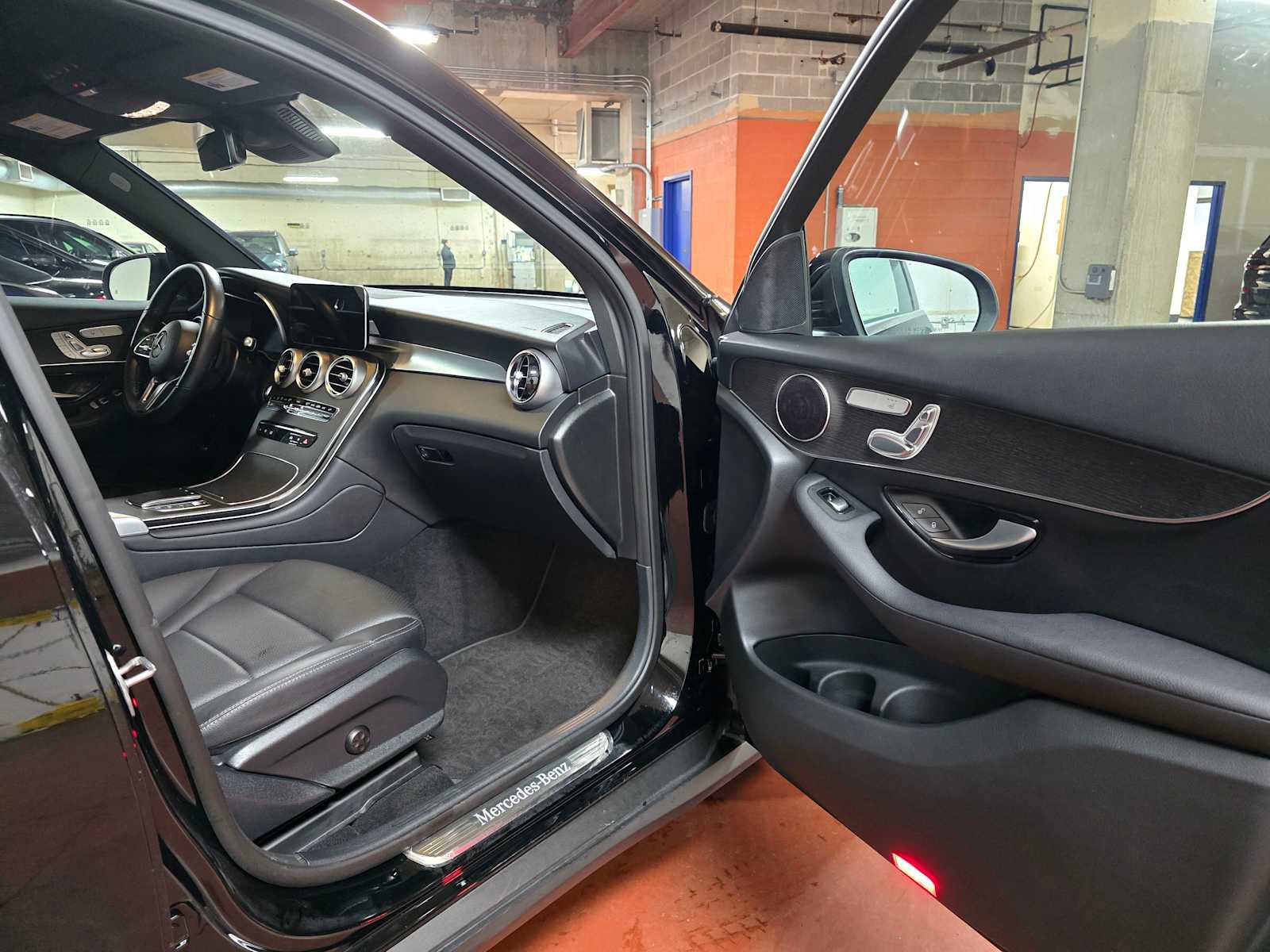 Used 2022 Mercedes-Benz GLC 300 GLC 300 image 11