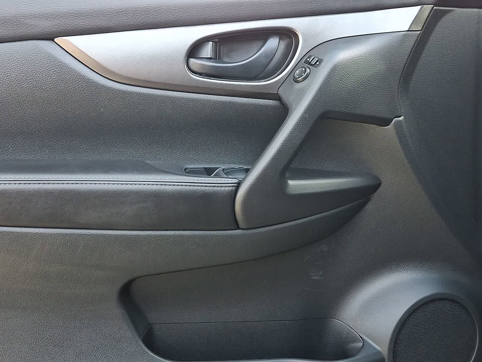 Used 2019 Nissan Rogue Sport S AWD/4WD image 12