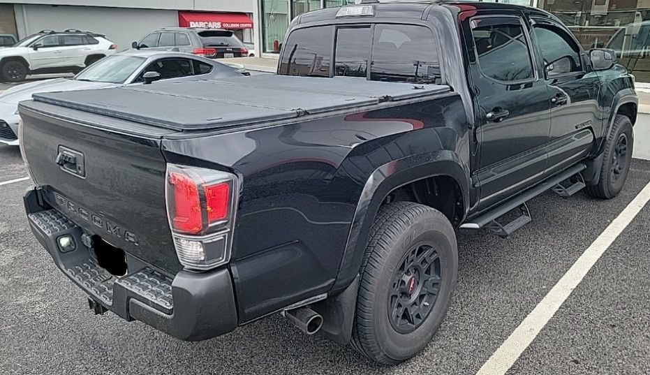 Used 2016 Toyota Tacoma SR5 w/ SR5 Appearance Package (SN) AWD/4WD image 2