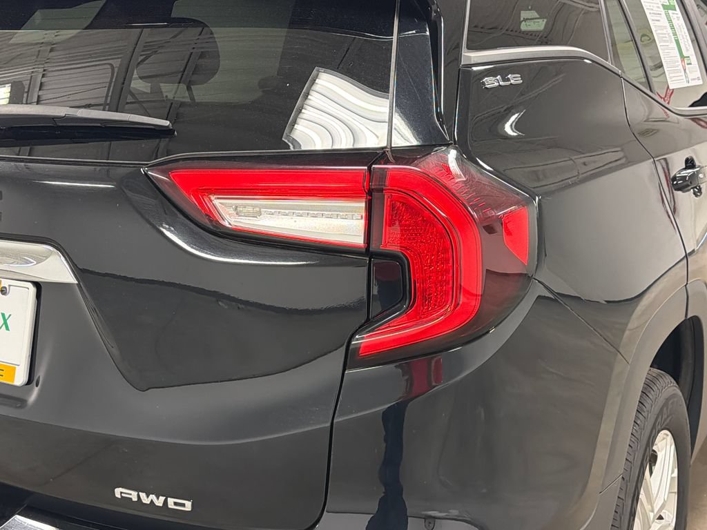 Used 2024 GMC Terrain SLE AWD/4WD image 18