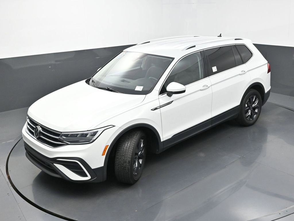 Used 2024 Volkswagen Tiguan SE image 31