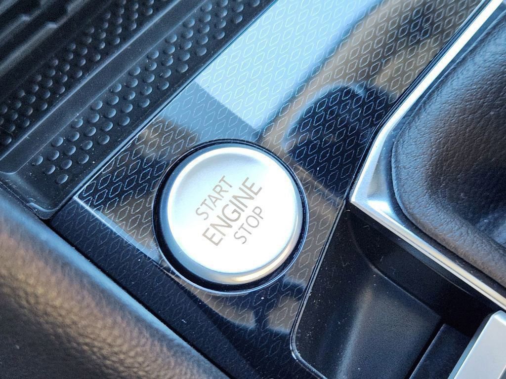 New 2026 Volkswagen Taos SEL image 16