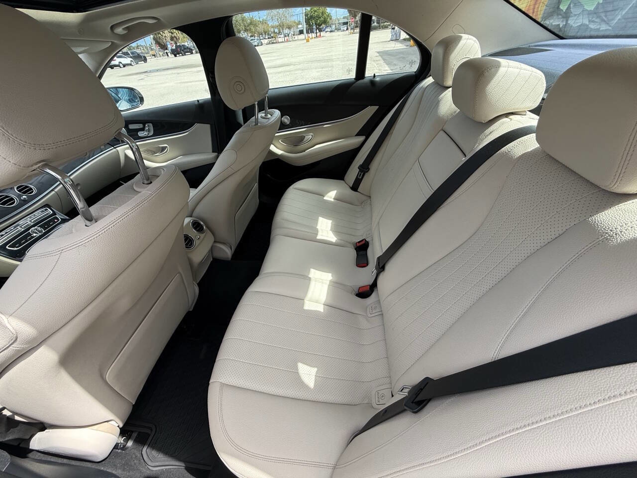 Used 2017 Mercedes-Benz E 300 4MATIC image 11