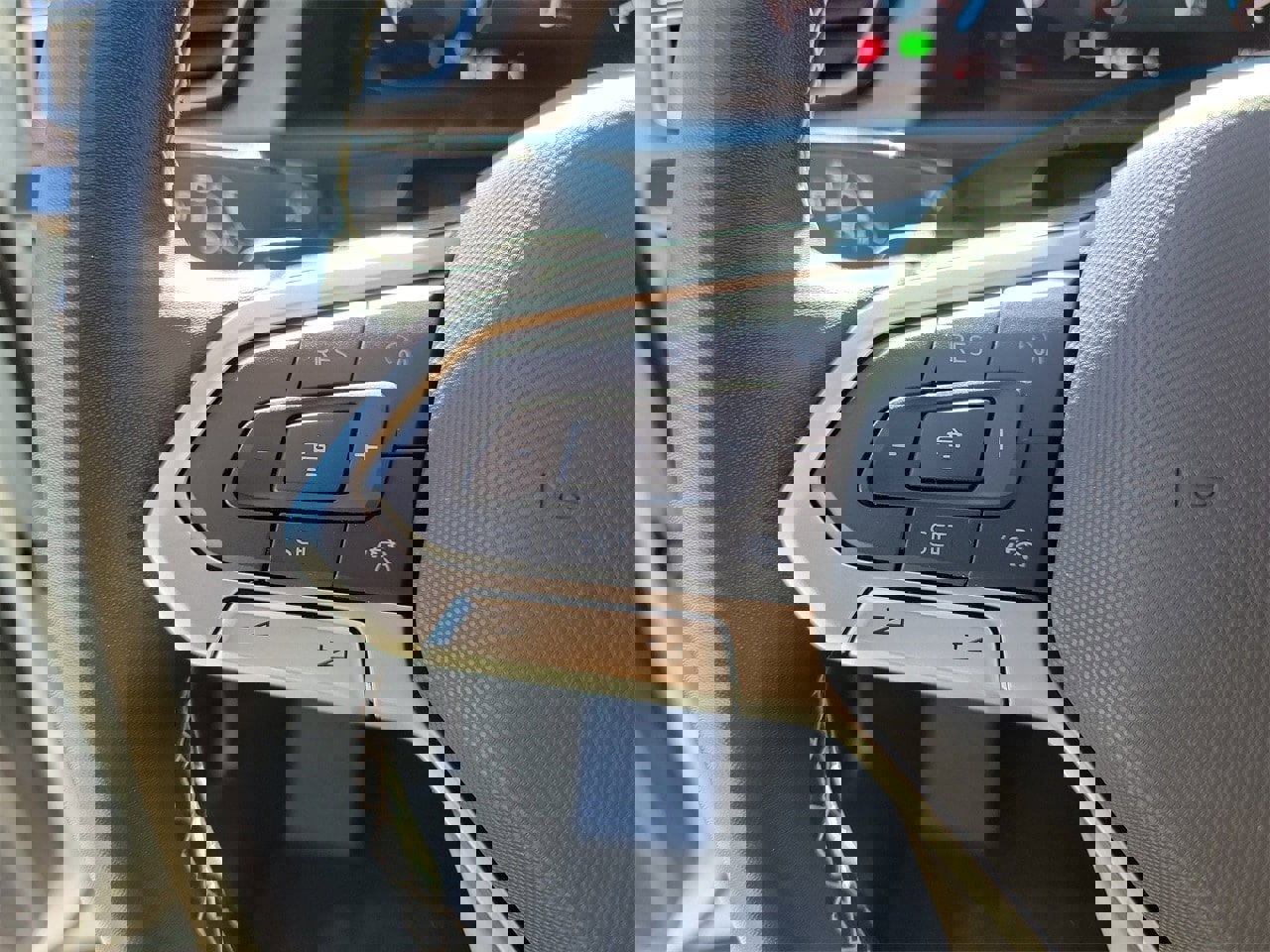 Used 2025 Volkswagen Atlas SE image 20