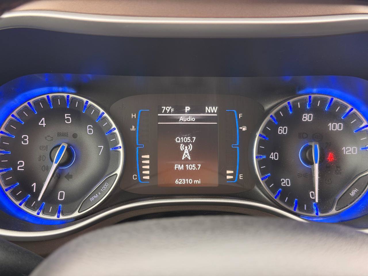 Used 2019 Chrysler Pacifica Touring-L FWD image 28