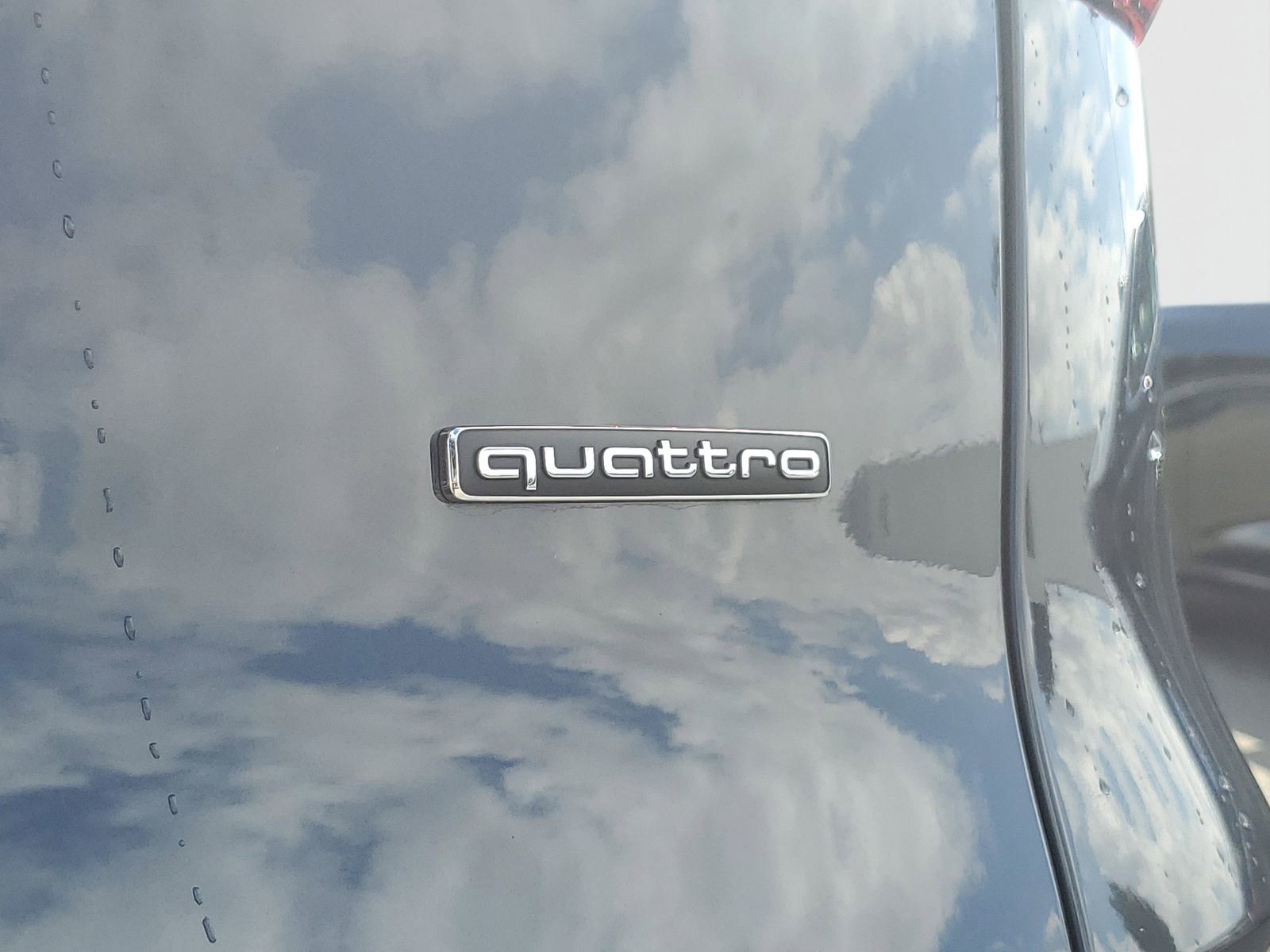 Used 2025 Audi Q5 Premium w/ Convenience Package image 8