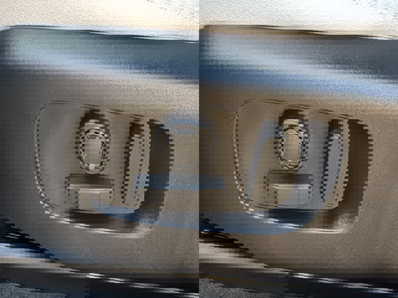 Used 2026 Land Rover Range Rover Velar S image 17