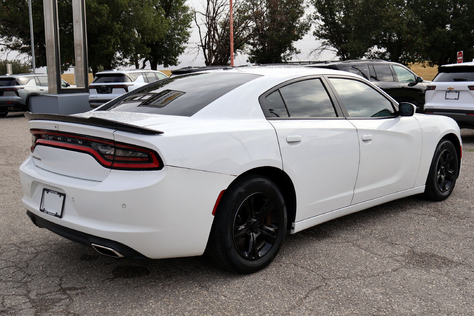 Used 2022 Dodge Charger SXT w/ Leather Interior Group RWD image 6