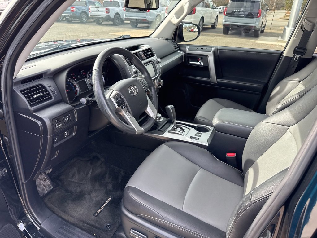 Used 2018 Toyota 4Runner SR5 Premium image 9