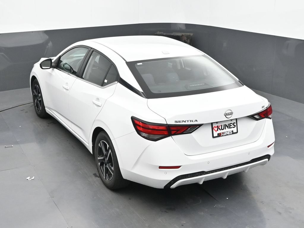 Used 2024 Nissan Sentra SV FWD image 40