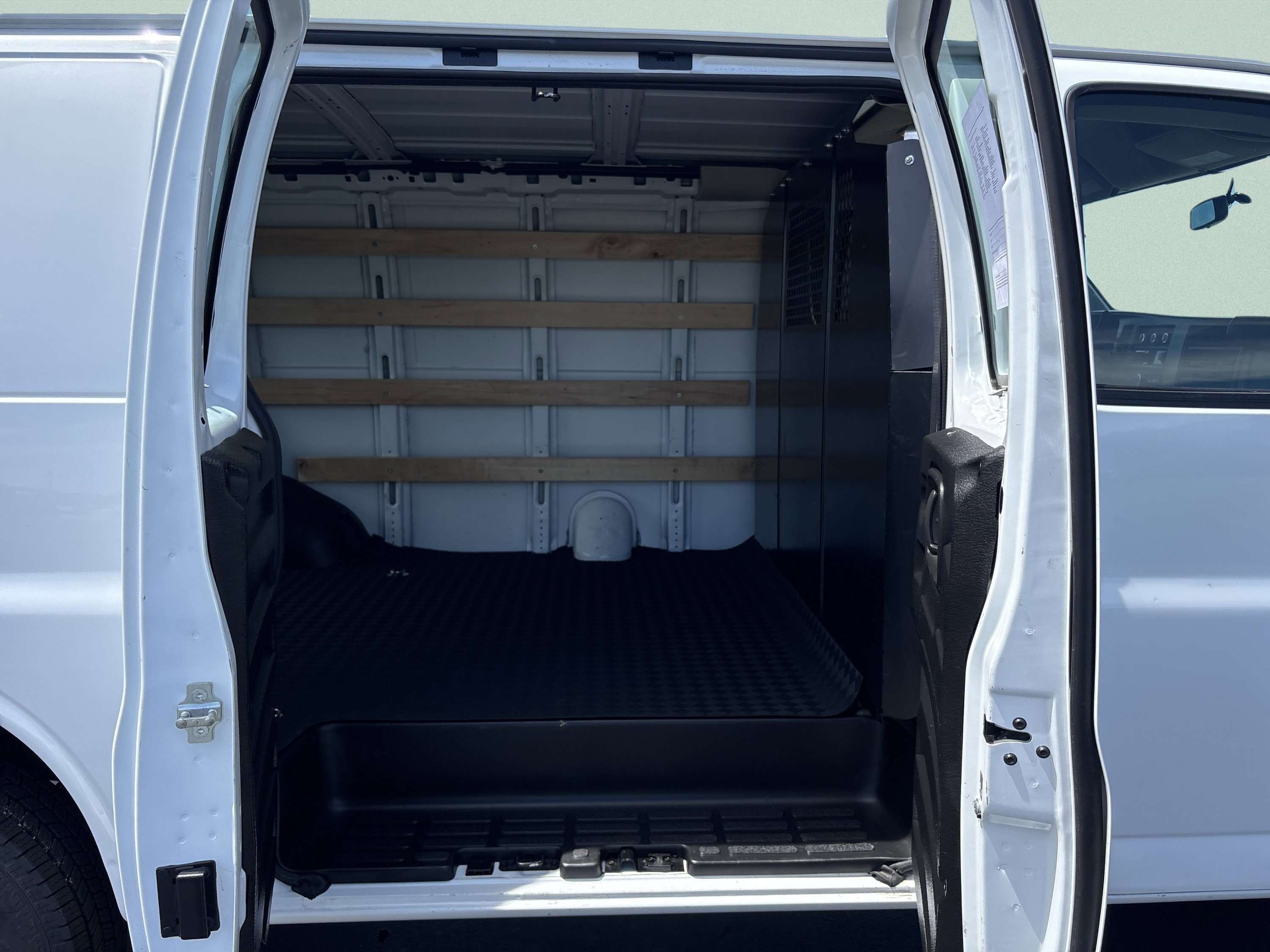 Used 2024 GMC Savana 2500 w/ Driver Convenience Package RWD image 12