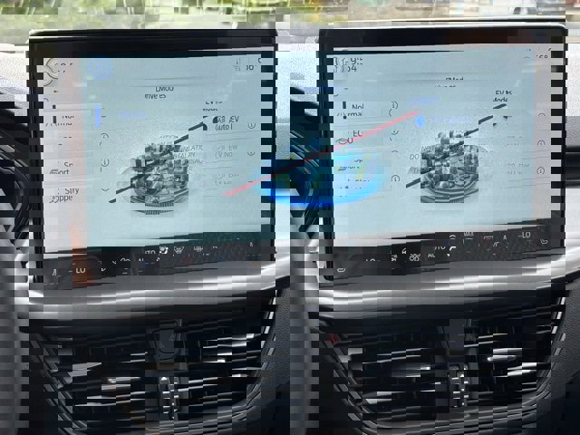 New 2025 Ford Escape SE image 25