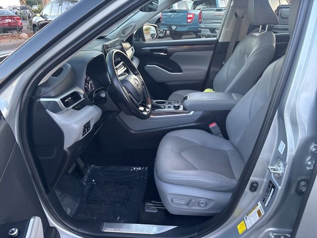 Used 2020 Toyota Highlander Platinum AWD/4WD image 24