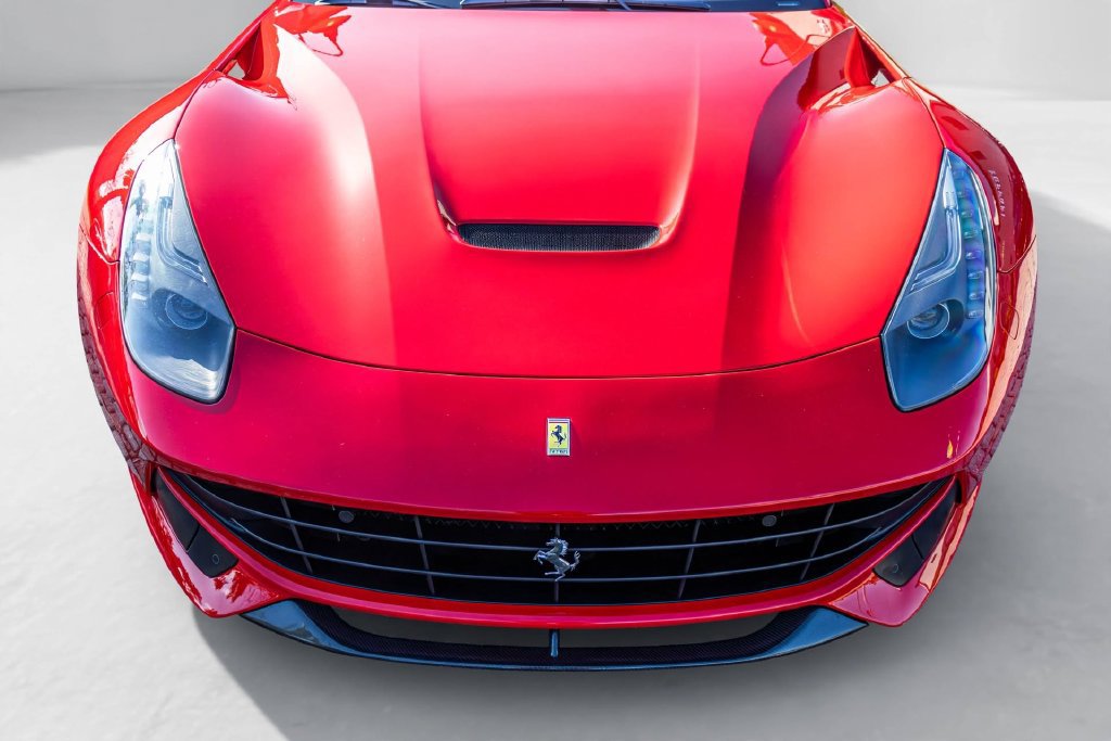 Used 2016 Ferrari F12 Berlinetta RWD image 13