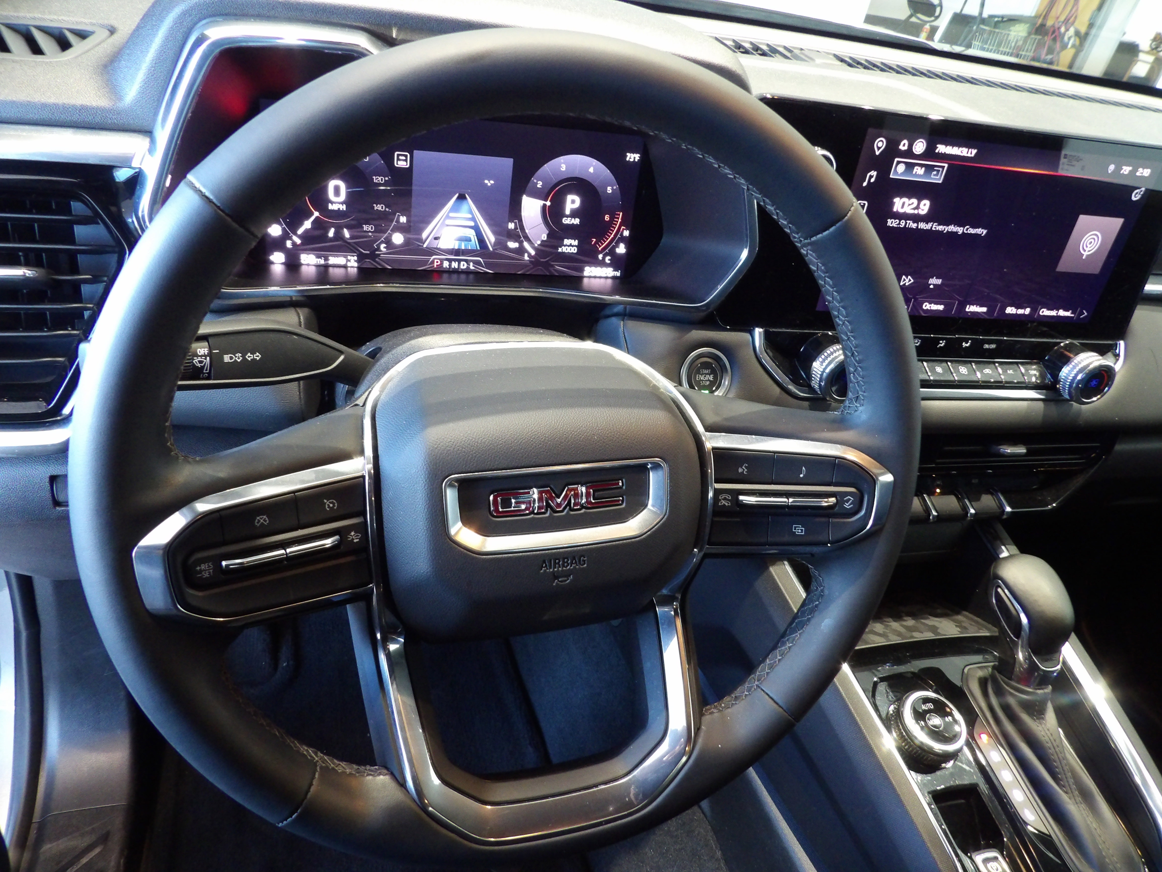 Used 2024 GMC Canyon Elevation w/ Convenience Package image 11