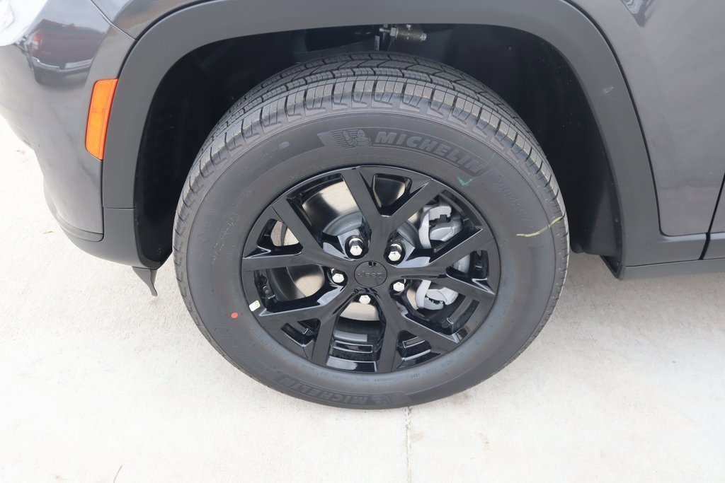 New 2025 Jeep Grand Cherokee L Altitude image 18