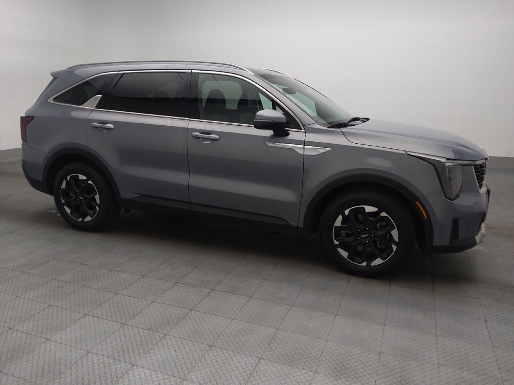 Used 2024 Kia Sorento S image 11