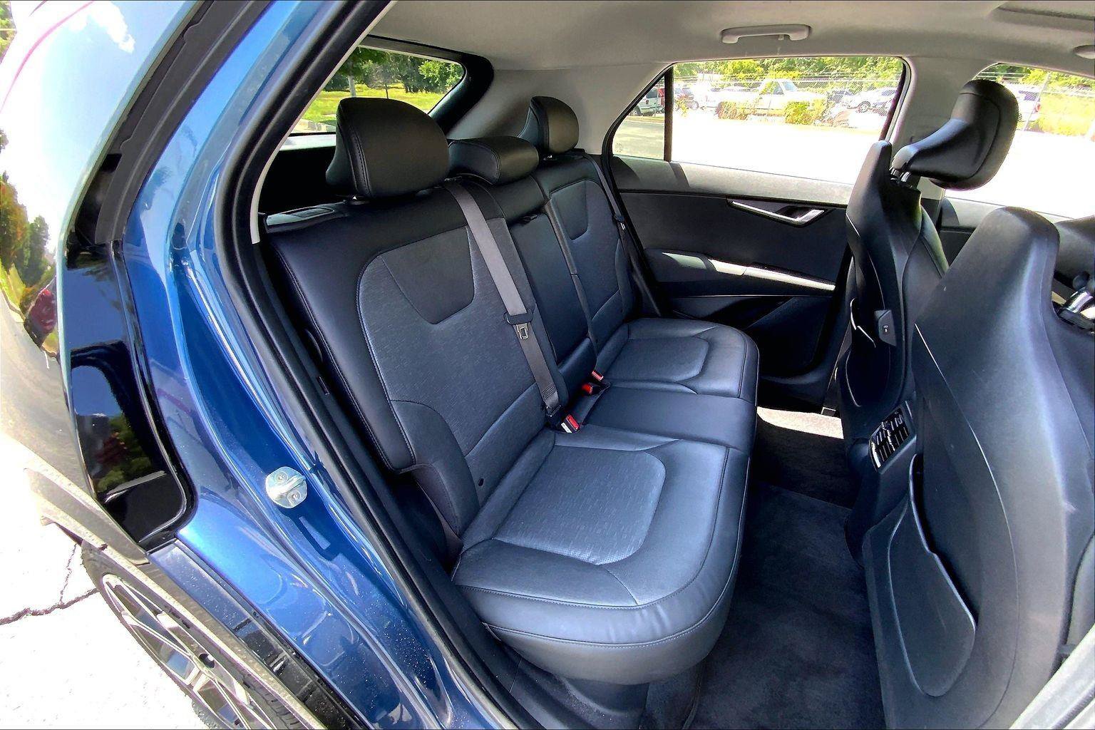 Used 2023 Kia Niro SX Touring FWD image 25