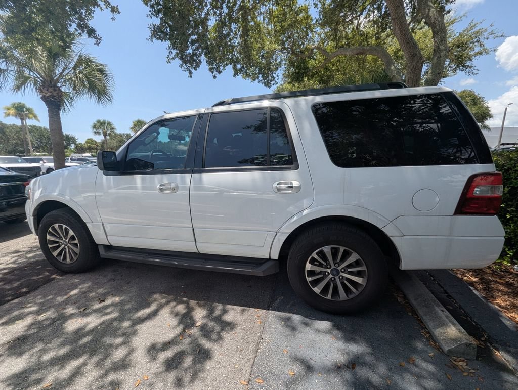 Used 2017 Ford Expedition XLT RWD image 5