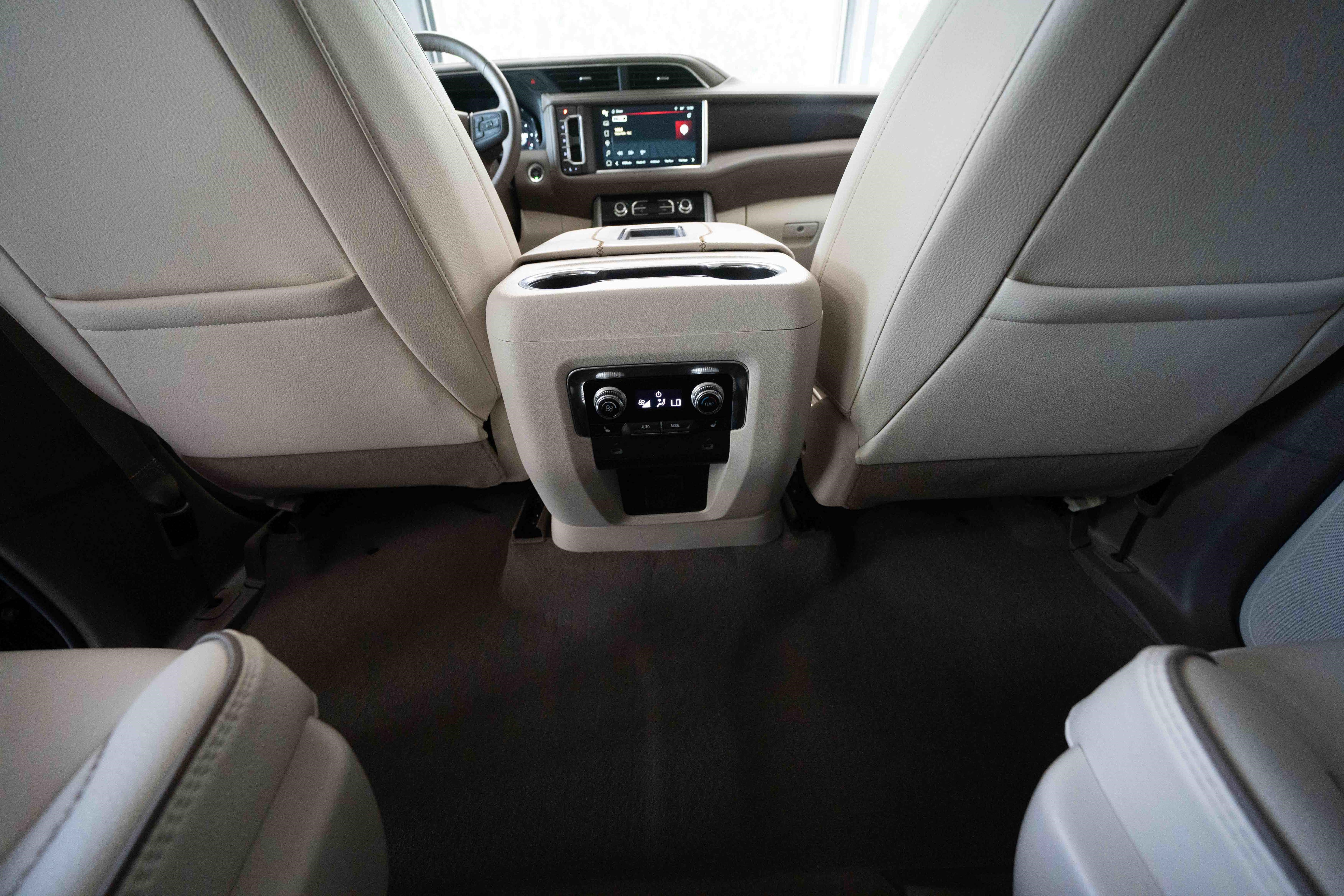 Used 2023 GMC Yukon XL Denali AWD/4WD image 21