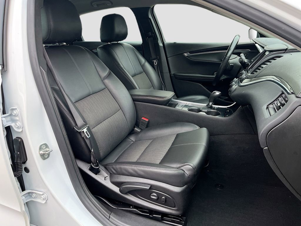 Used 2018 Chevrolet Impala LT image 28