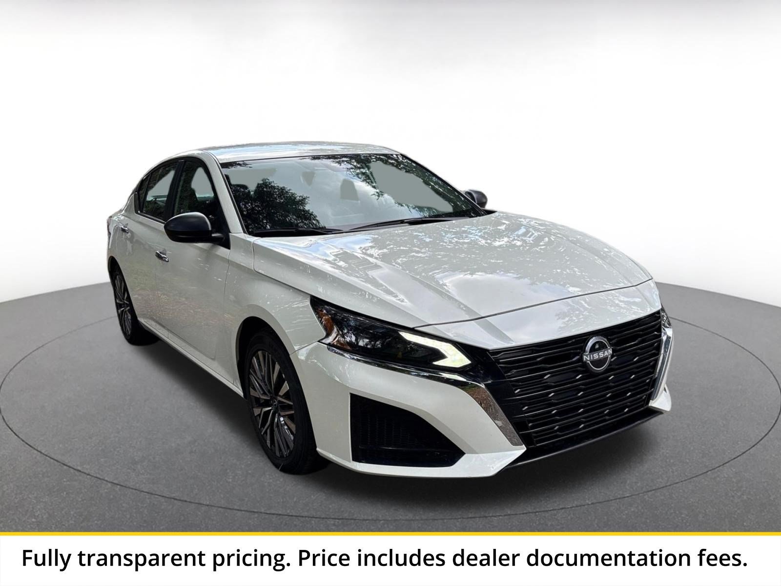 Used 2025 Nissan Altima 2.5 SV FWD image 1