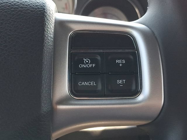 Used 2014 Dodge Challenger SXT RWD image 20