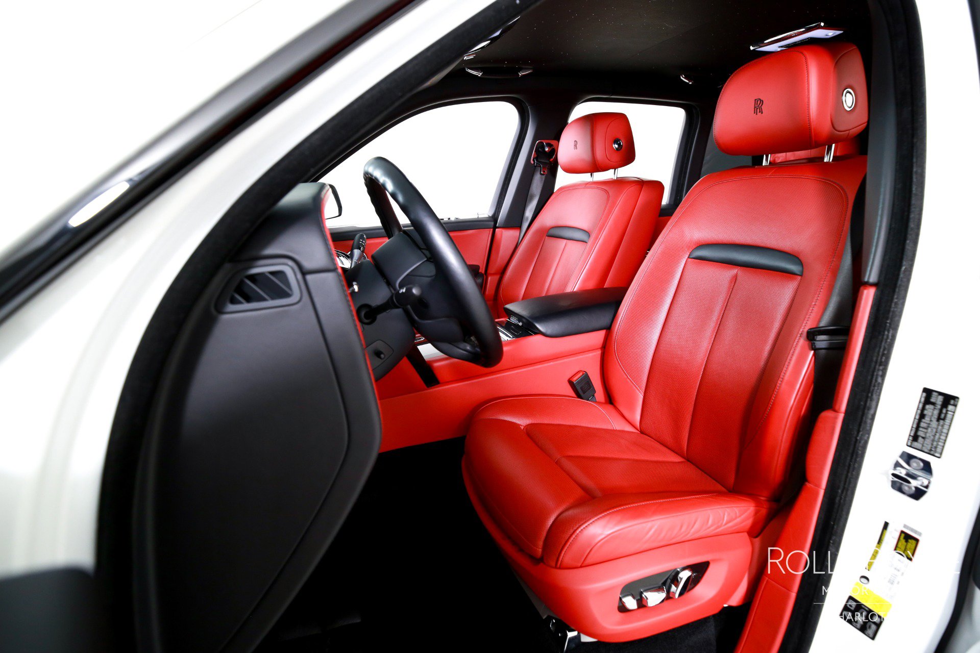 Used 2021 Rolls-Royce Cullinan Black Badge image 13