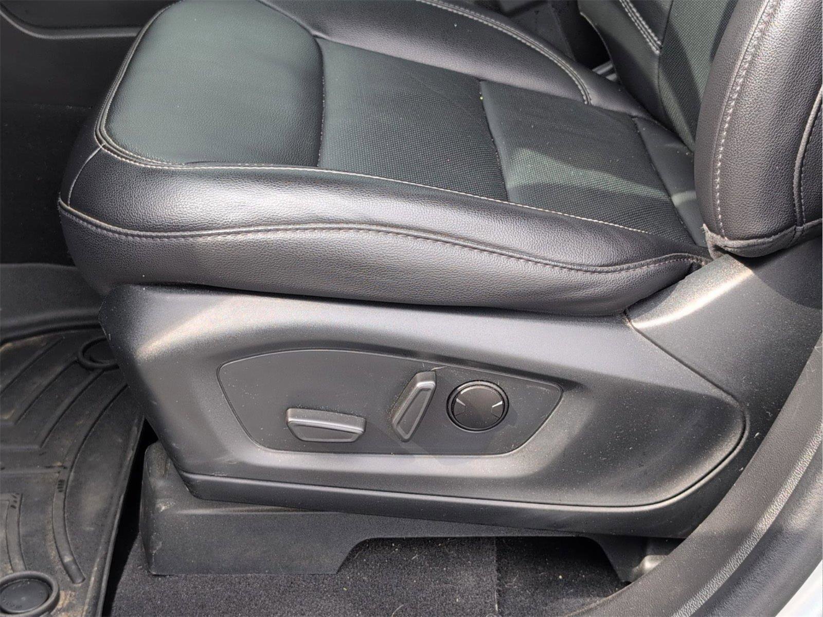 Used 2023 Ford Explorer Limited w/ Limited Technology Package image 15