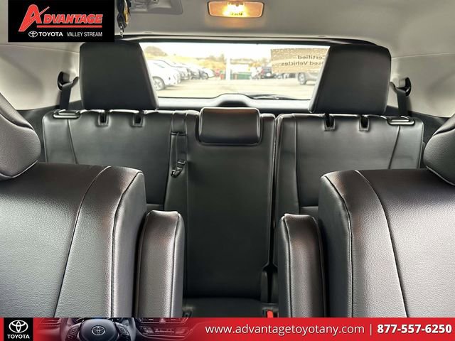 Used 2023 Toyota Highlander XLE image 13