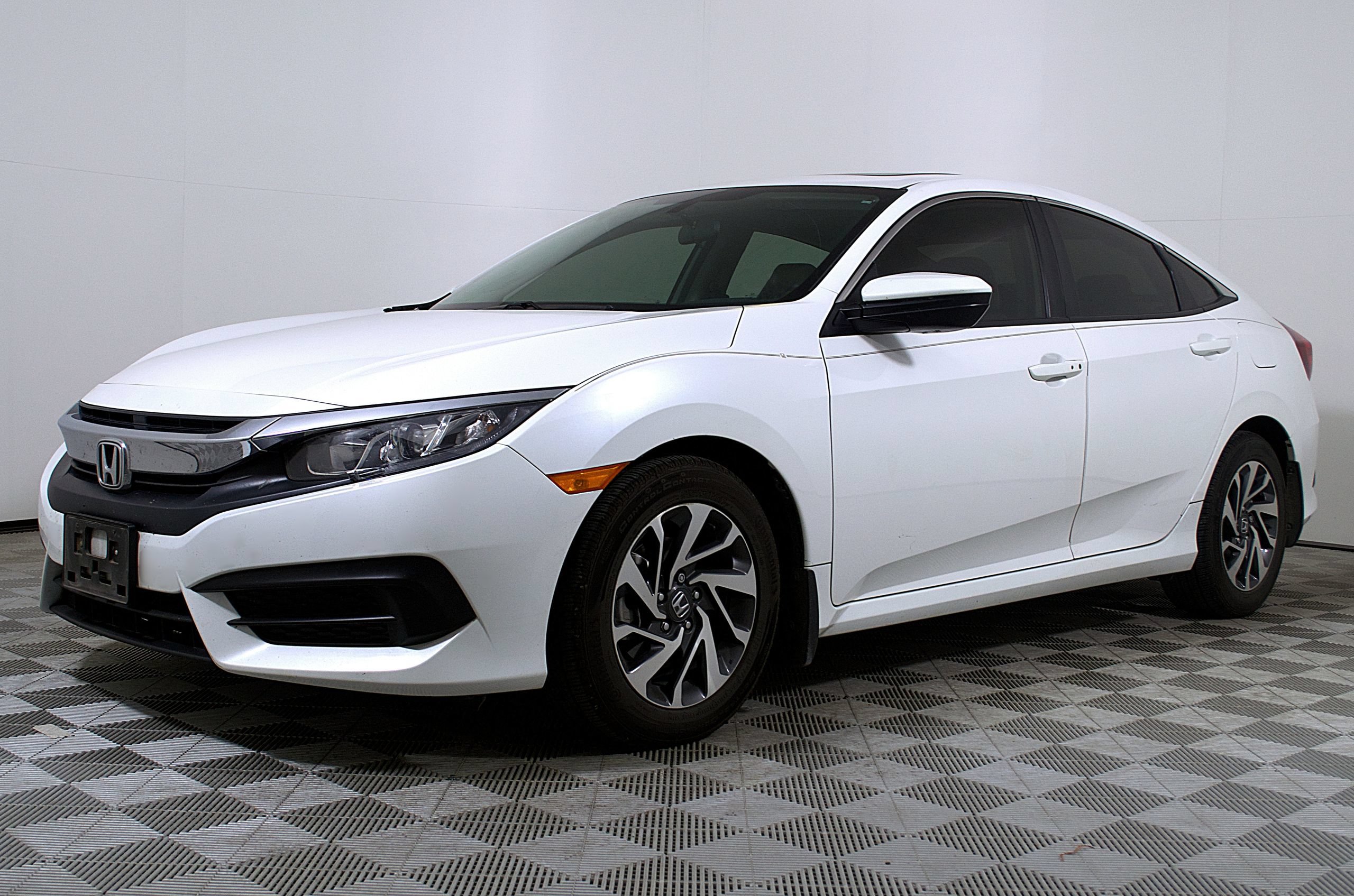 Used 2017 Honda Civic EX image 2