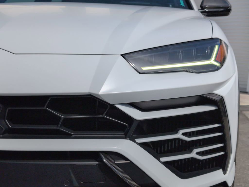 Used 2022 Lamborghini Urus image 10