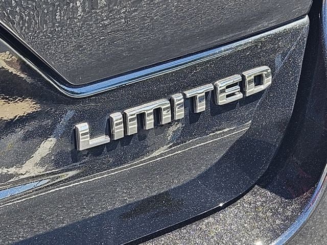 Used 2023 Jeep Grand Cherokee Limited w/ Luxury Tech Group II AWD/4WD image 39